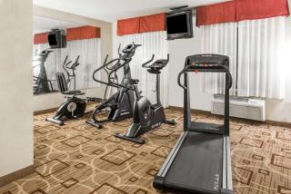 Hawthorn Extended Stay by Wyndham Seville - Seville - 3