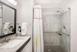 Hawthorn Extended Stay by Wyndham Midland - Midland - 2