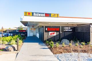 The Redwood Hotel - Christchurch - 2