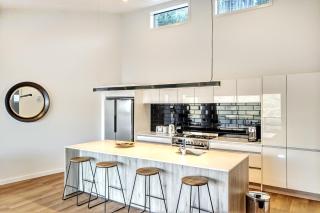Modern Luxe House with Magnificent View - Queenstown - 4