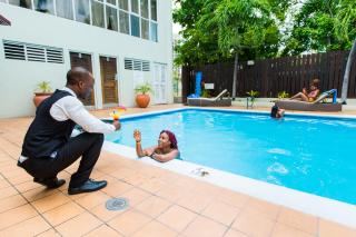Altamont Court Hotel - Kingston - 1