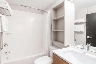 Microtel Inn & Suites by Wyndham - Penn Yan - 7