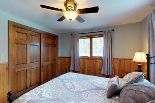 Lakeside Chalet - Greenville - 6