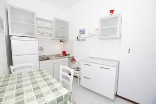 Apartment Luiza with Terrace - Baška - 2