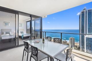 Holiday Holiday Circle On Cavill Apartments - 9