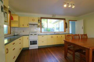 Hi View, 18 Dulconghi Street - Crescent Head - 0
