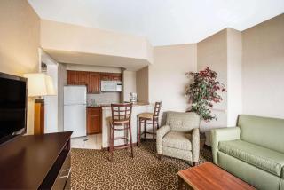 Hawthorn Extended Stay by Wyndham El Paso - 1