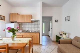 Franulovic Apartments - Premantura - 4