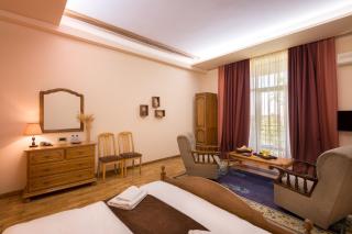 Olympia Garden Hotel - 3
