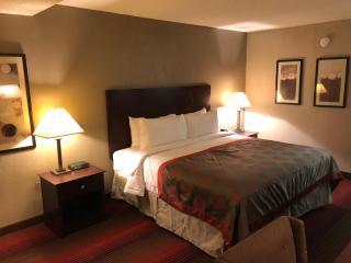 Comfort Inn & Suites - 5