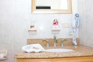Hotel Alexandrina - Kingstown - 3