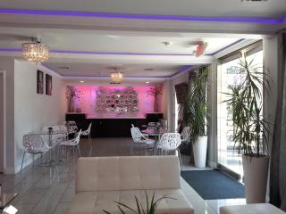 Hollywood VIP Hotel - 2