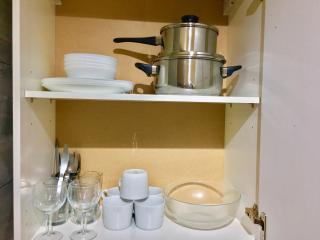 Ensuite Apartment with small Kitchenette, Private Bathroom and Parking - Ilford - 3