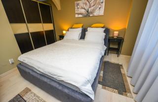 Romana Lahovary Studio - Bucharest - 2