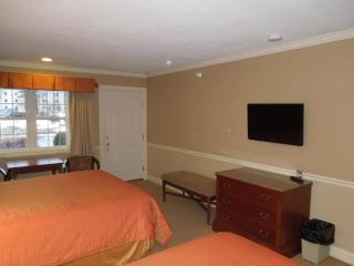 Golden Gables Inn - 7