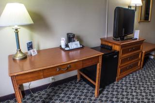 Econo Lodge - Erie - 6