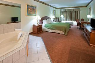 Country Inn & Suites by Radisson, Coralville, IA - Coralville - 2