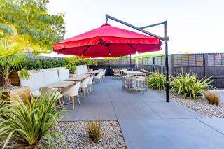 The Redwood Hotel - Christchurch - 1
