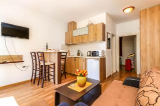Aqua Breeze Apartments - Budva - 1