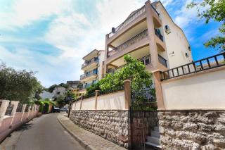 Aqua Breeze Apartments - Budva - 0