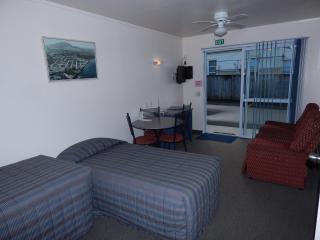 Avenue Heights Motel - 1
