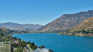 Mountain & Lake Views - Queenstown - 9
