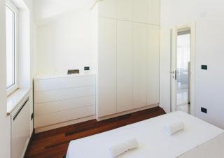 Superb main square residence - Betina - 3