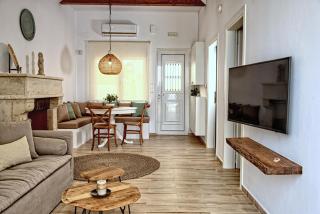 Seashell an Elegant Seafront Villa by Nirousuites - Kokkini Khanion - 3
