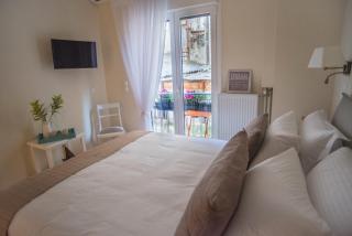 Living near Acropolis by Sylvia Staikou 2nd & 3d floor - Athens - 4