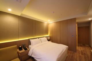 Benikea The H Hotel - Hwaseong - 7
