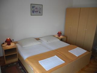 BED Apartment with 3 bedrooms and balcony - 4