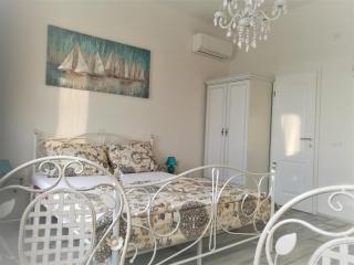 Main Square Apartments with sea view - 8
