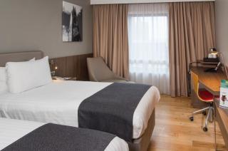 Holiday Inn London West by IHG - London - 3