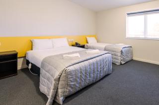 C-Motel - 2