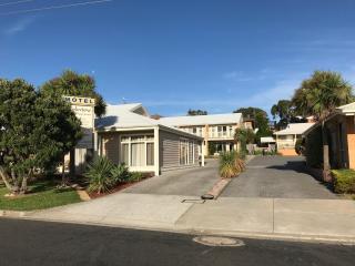Port Campbell Parkview Motel & Apartments - Port Campbell - 4