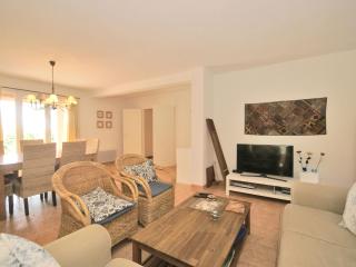 Beautiful Villa in Saumane-de-Vaucluse with Garden - Saumane-de-Vaucluse - 4