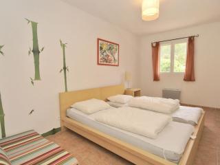 Beautiful Villa in Saumane-de-Vaucluse with Garden - Saumane-de-Vaucluse - 2