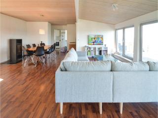 Four-Bedroom Holiday Home In Stroby - Strøby - 2