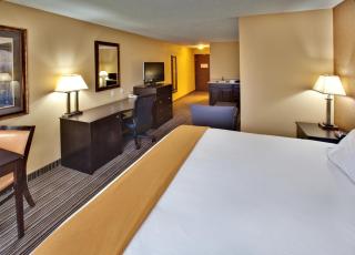 Holiday Inn Express Hotel & Suites Council Bluffs - Convention Center Area by IHG - Council Bluffs - 2