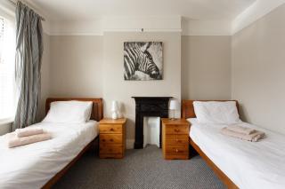 Executive Victorian House - Andover - 4