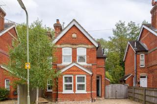 Executive Victorian House - Andover - 7