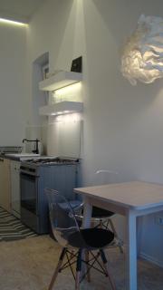 Charming Old City Apartment - 4