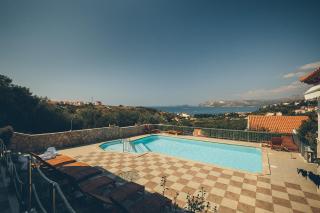 Modern apartment with swimming pool & sea views - 3