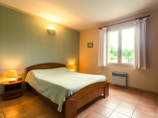 Holiday Home in Noves with Swimming Pool - Noves - 7