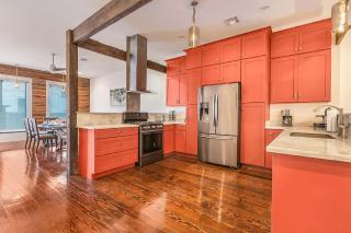 Spacious Loft-Style 3BR Townhouse by Hosteeva - New Orleans - 2