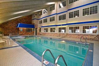 Best Western Plus Longbranch Hotel & Convention Center - Cedar Rapids - 3