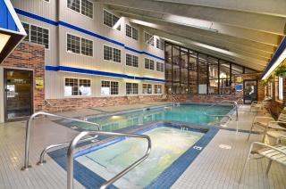 Best Western Plus Longbranch Hotel & Convention Center - Cedar Rapids - 2