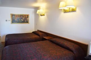 JR Inn - Soda Springs - 9