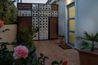 J&V Luxury Suites - 5