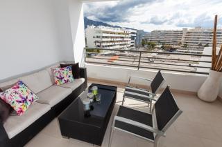 VACATION MARBELLA I Brand New Terrazas de Banús Apt, 24-7 Security, a minute from the Marina, The Sea and Luxury Shopping - Marbella - 5